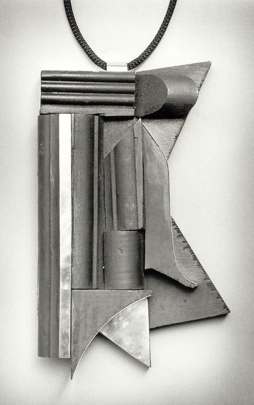 Louise Nevelson, Jewelry, 1985, Painted wood and gold metallic overlay